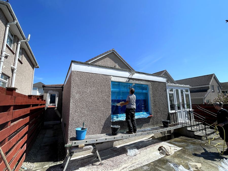 Finished roughcast render on a bungalow extension